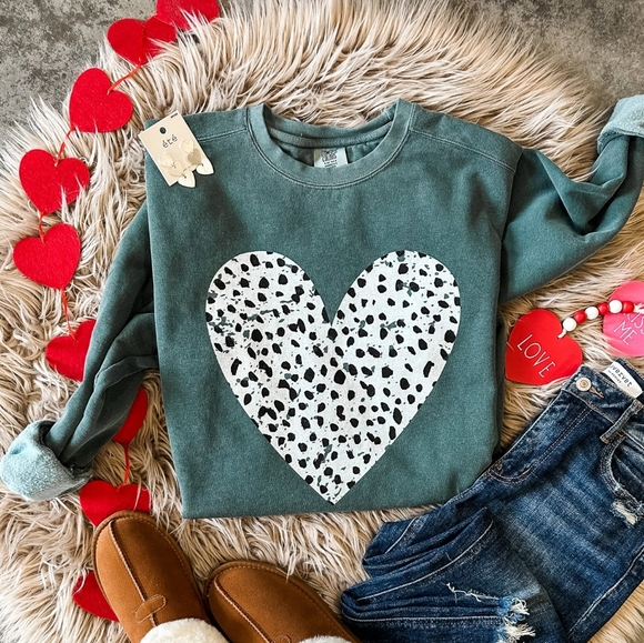 Aiden & Oak Sweaters - Dalmatian Heart Crewneck Sweatshirt - Blue Spruce